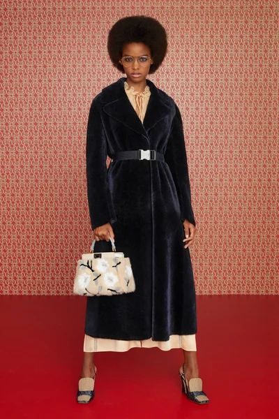 Look 16